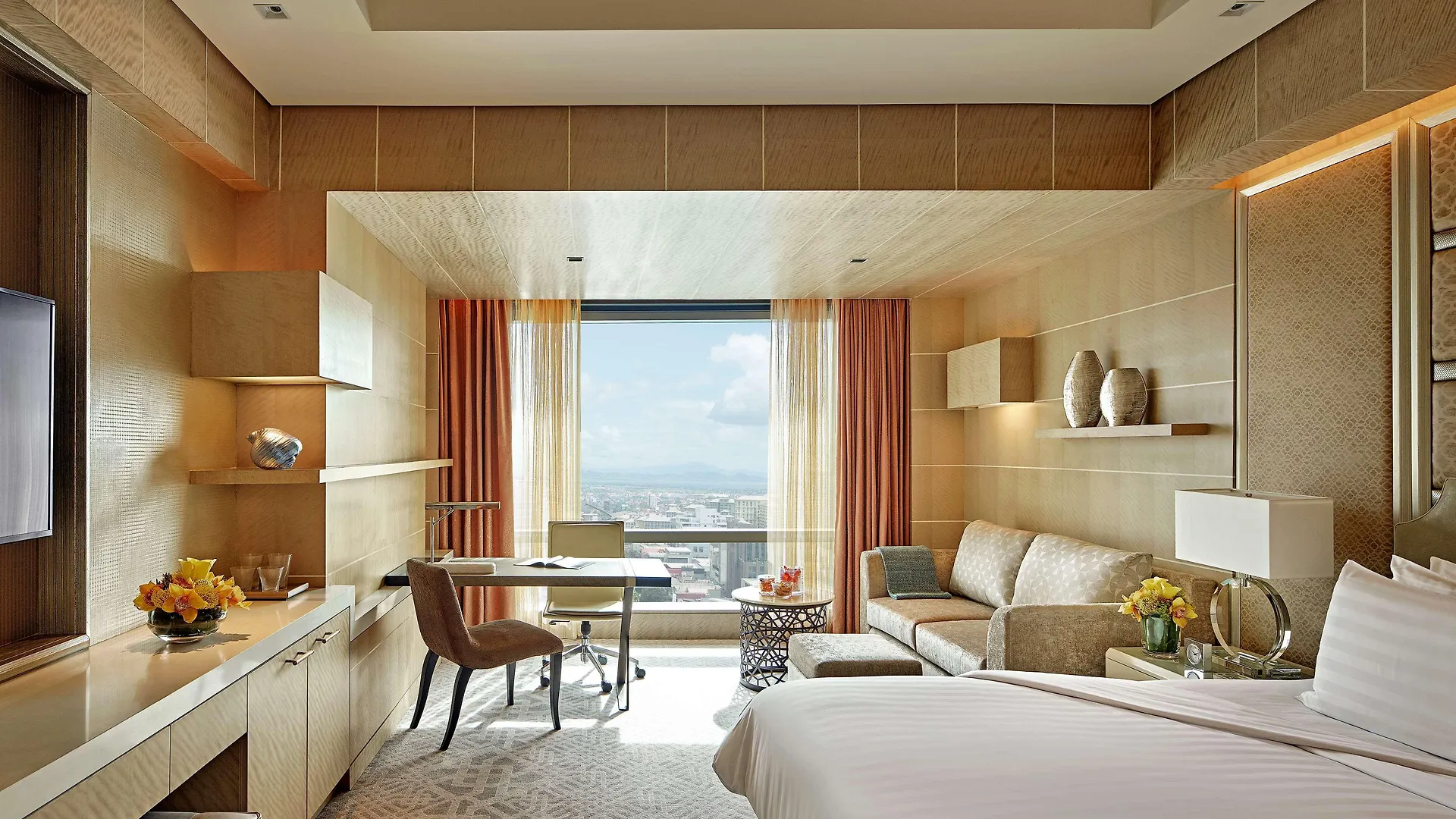 Shangri-La The Fort, Manila Taguig 5*,  Philippines